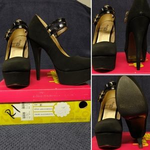 Black Double Strap Pumps